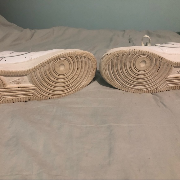 Men’s Nike Air Force 1’s in white - Picture 5 of 6